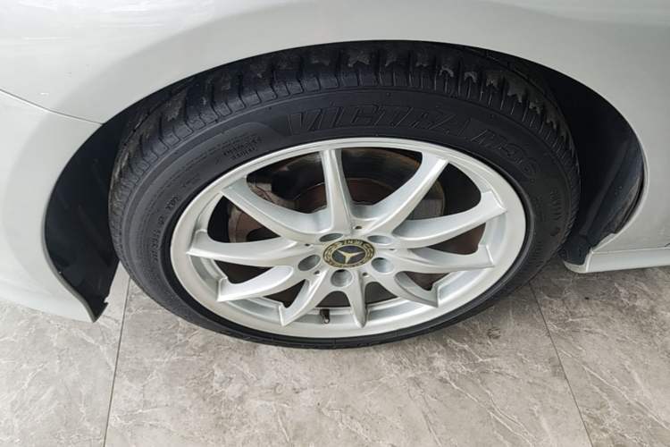 Used Mercedes-Benz B-Class 2015 B 200 Sport Edition Left Front Wheel Hub