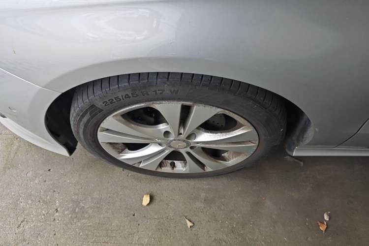 Used Mercedes-Benz B-Class 2015 B 200 Fashion Model Left Front Wheel Hub