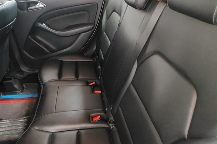 Used Mercedes-Benz B-Class 2015 B 200 Fashion Model Left Rear Seat