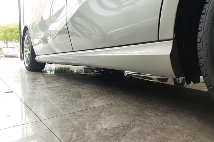 Used Mercedes-Benz B-Class 2015 B 200 Sport Edition Left Side Sill