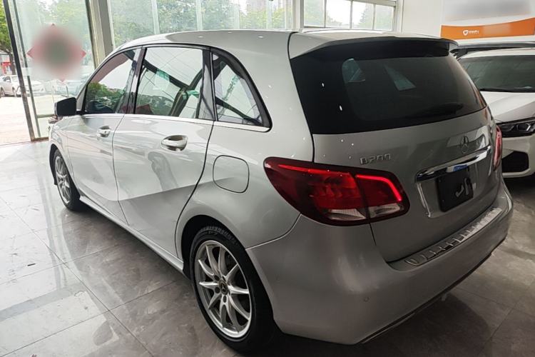 Used Mercedes-Benz B-Class 2015 B 200 Sport Edition Rear Left 45 Deg