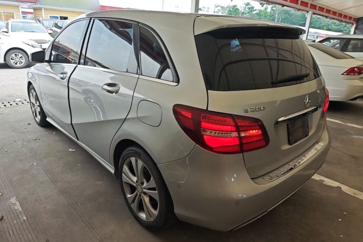 Used Mercedes-Benz B-Class 2015 B 200 Fashion Model Rear Left 45 Deg