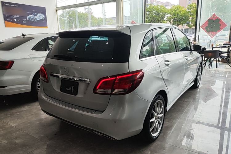Used Mercedes-Benz B-Class 2015 B 200 Sport Edition Rear Right 45 Deg