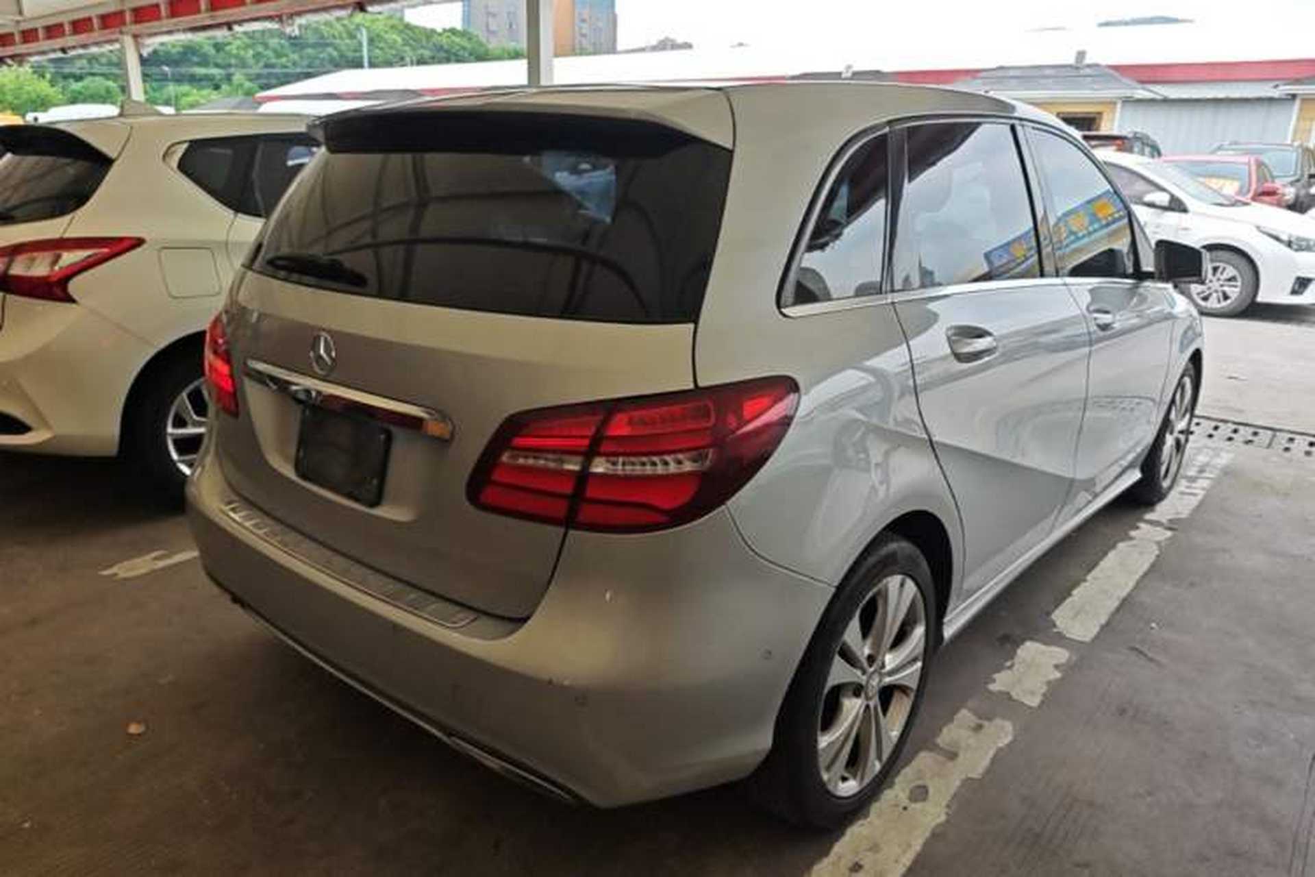 Used Mercedes-Benz B-Class 2015 B 200 Fashion Model Rear Right 45 Deg