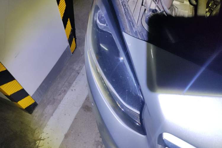 Used Mercedes-Benz B-Class 2015 B 200 Sport Edition Right Front Headlight