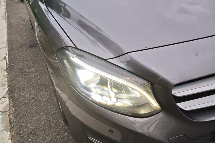 Used Mercedes-Benz B-Class 2015 B 200 Fashion Model Right Front Headlight