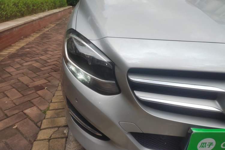 Used Mercedes-Benz B-Class 2015 B 200 Sport Edition Right Front Headlight