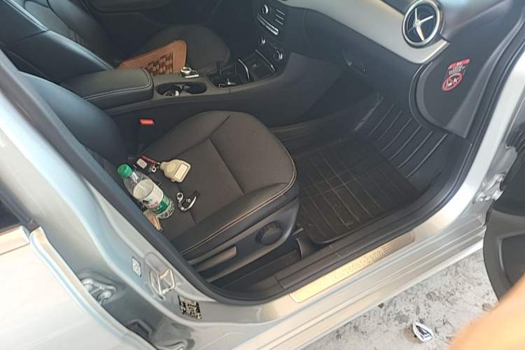 Used Mercedes-Benz B-Class 2015 B 200 Sport Edition Right Front Seat