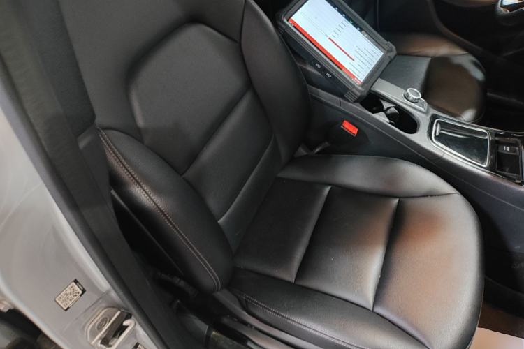 Used Mercedes-Benz B-Class 2015 B 200 Fashion Model Right Front Seat