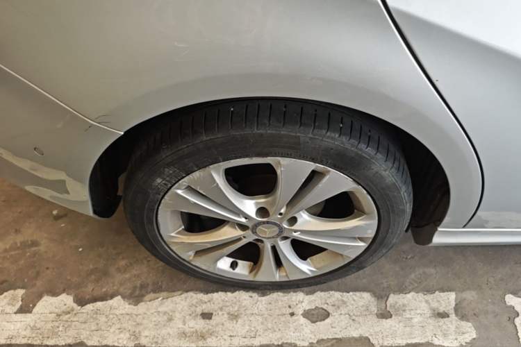Used Mercedes-Benz B-Class 2015 B 200 Fashion Model Right Rear Wheel Hub