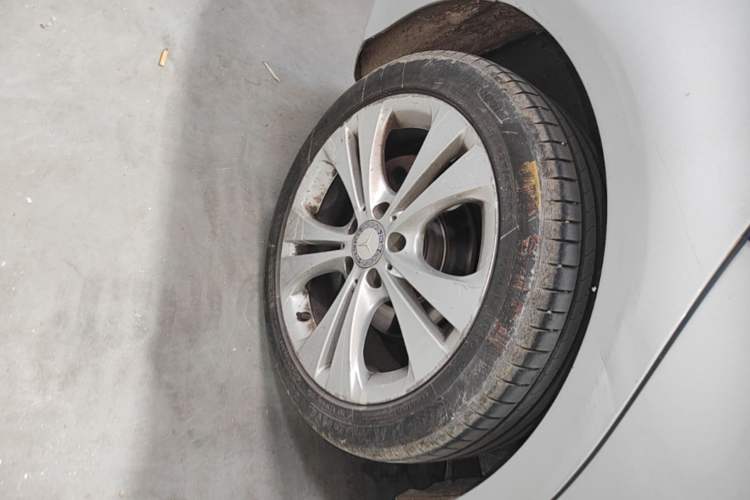 Used Mercedes-Benz B-Class 2015 B 200 Fashion Model Right Rear Wheel Hub