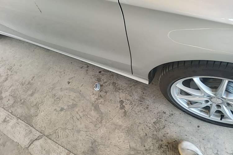 Used Mercedes-Benz B-Class 2015 B 200 Sport Edition Right Side Sill