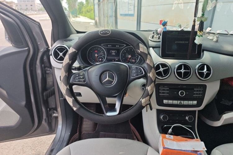 Used Mercedes-Benz B-Class 2015 B 200 Sport Edition Steering Wheel