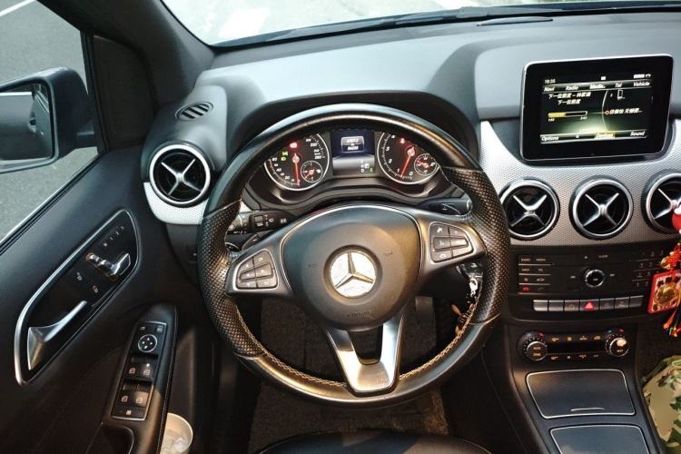 Used Mercedes-Benz B-Class 2015 B 200 Fashion Model Steering Wheel