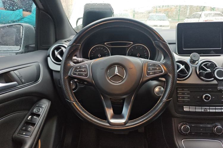 Used Mercedes-Benz B-Class 2015 B 200 Sport Edition Steering Wheel
