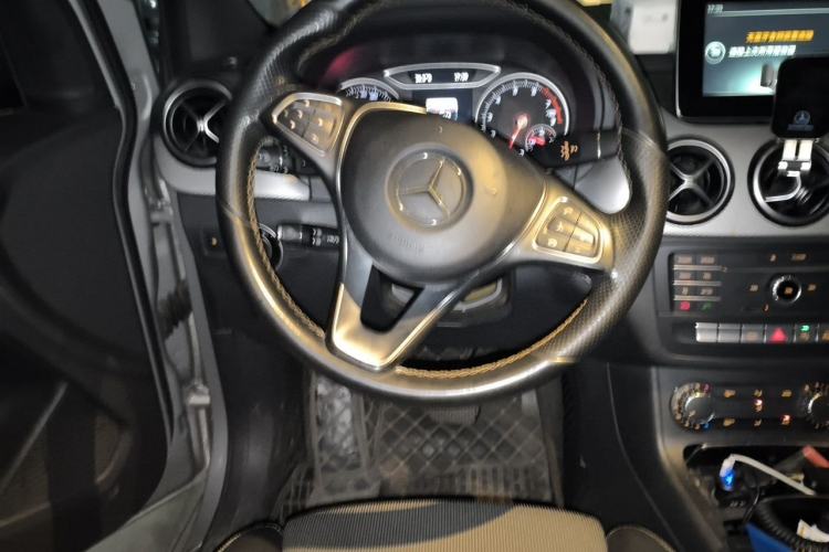 Used Mercedes-Benz B-Class 2015 B 200 Sport Edition Steering Wheel