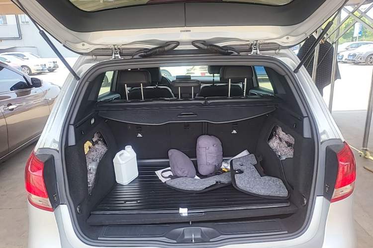 Used Mercedes-Benz B-Class 2015 B 200 Sport Edition Trunk