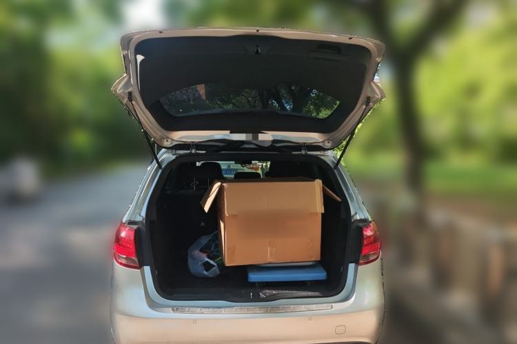 Used Mercedes-Benz B-Class 2015 B 200 Sport Edition Trunk