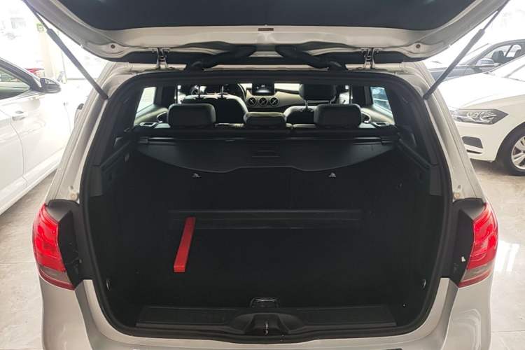 Used Mercedes-Benz B-Class 2015 B 200 Sport Edition Trunk