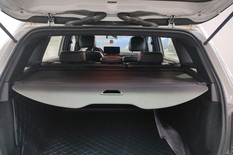 Used Mercedes-Benz B-Class 2015 B 200 Fashion Model Trunk