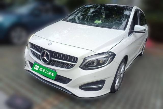 Ojetý Mercedes-Benz B-Class 2015 B 200 Fashion Model