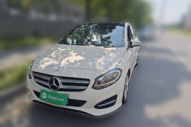 Ojetý Mercedes-Benz B-Class 2015 B 200 Sport Edition