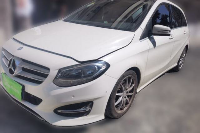 Mercedes-Benz B-Class 2015 B 200 Sport Edition usado