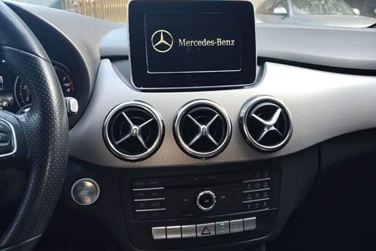 Used Mercedes-Benz B-Class 2015 B 200 Sport Edition Audio And AC Panel