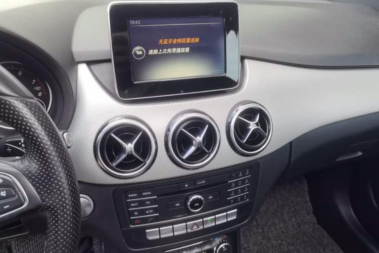 Used Mercedes-Benz B-Class 2015 B 200 Fashion Model Audio And AC Panel