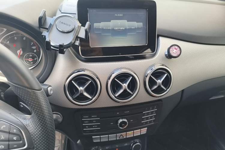 Used Mercedes-Benz B-Class 2015 B 200 Sport Edition Audio And AC Panel