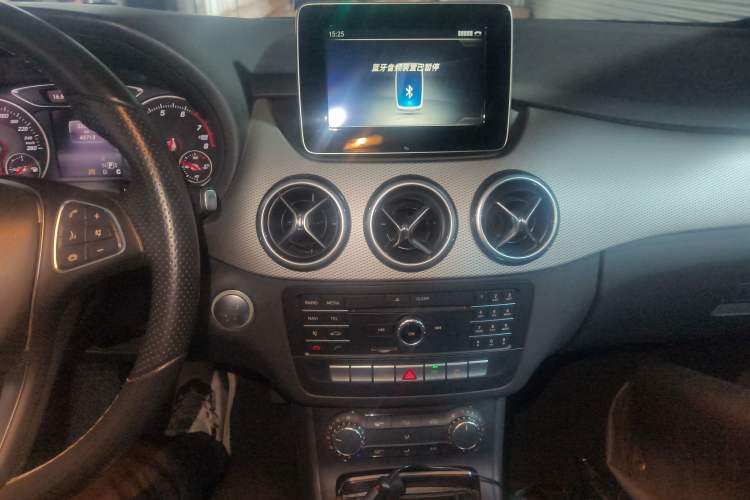 Used Mercedes-Benz B-Class 2015 B 200 Sport Edition Audio And AC Panel