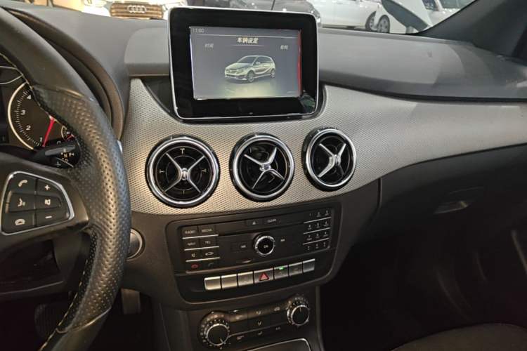 Used Mercedes-Benz B-Class 2015 B 200 Sport Edition Audio And AC Panel