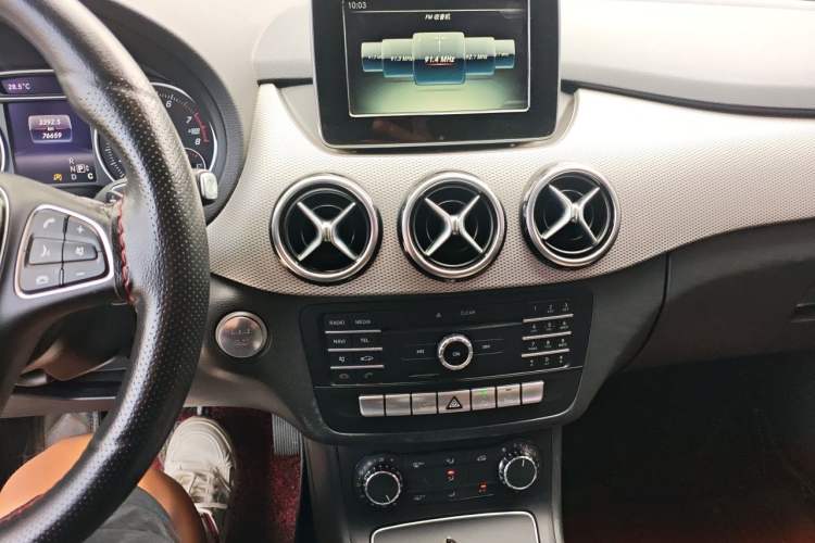 Used Mercedes-Benz B-Class 2015 B 200 Sport Edition Audio And AC Panel