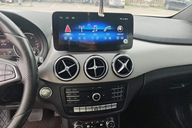 Used Mercedes-Benz B-Class 2015 B 200 Fashion Model Audio And AC Panel