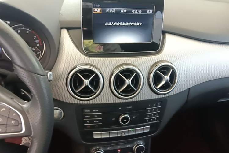 Used Mercedes-Benz B-Class 2015 B 200 Sport Edition Audio And AC Panel