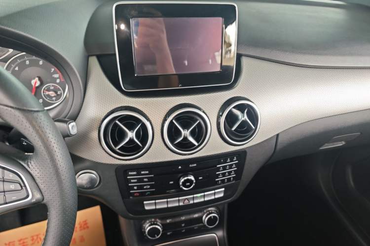 Used Mercedes-Benz B-Class 2015 B 200 Sport Edition Audio And AC Panel