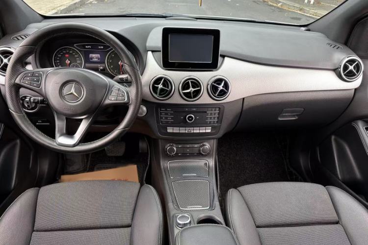 Used Mercedes-Benz B-Class 2015 B 200 Sport Edition Audio And AC Panel
