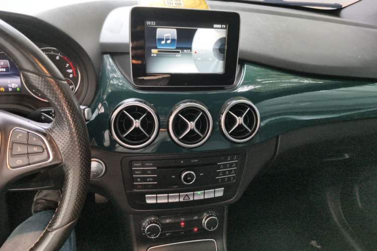 Used Mercedes-Benz B-Class 2015 B 200 Sport Edition Audio And AC Panel