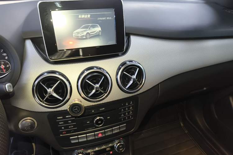 Used Mercedes-Benz B-Class 2015 B 200 Fashion Model Audio And AC Panel