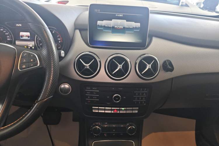 Used Mercedes-Benz B-Class 2015 B 200 Sport Edition Audio And AC Panel