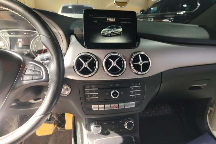 Used Mercedes-Benz B-Class 2015 B 200 Sport Edition Audio And AC Panel