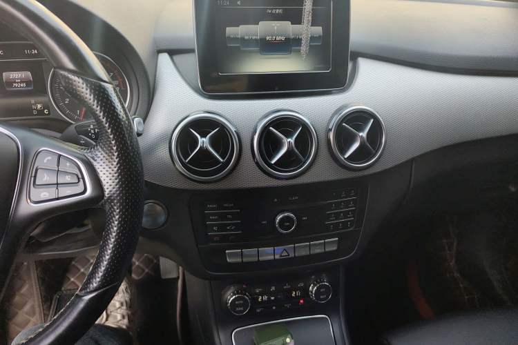 Used Mercedes-Benz B-Class 2015 B 200 Fashion Model Audio And AC Panel