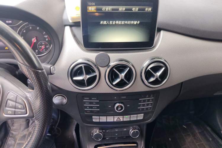 Used Mercedes-Benz B-Class 2015 B 200 Sport Edition Audio And AC Panel