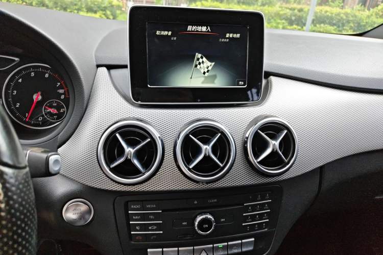 Used Mercedes-Benz B-Class 2015 B 200 Sport Edition Audio And AC Panel