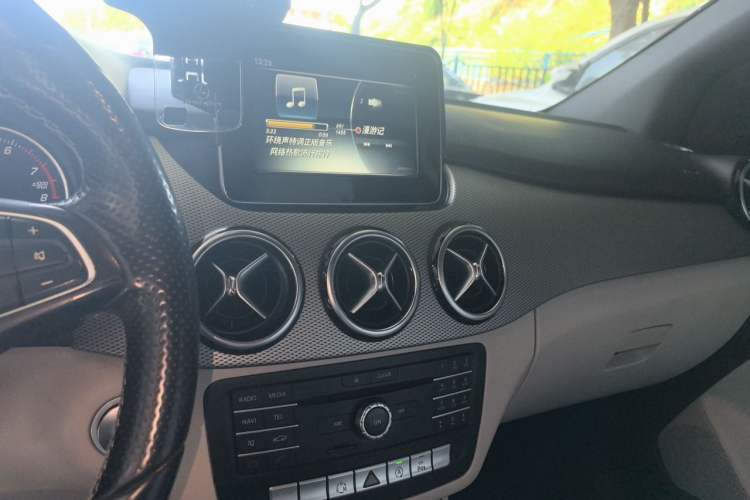 Used Mercedes-Benz B-Class 2015 B 200 Fashion Model Audio And AC Panel