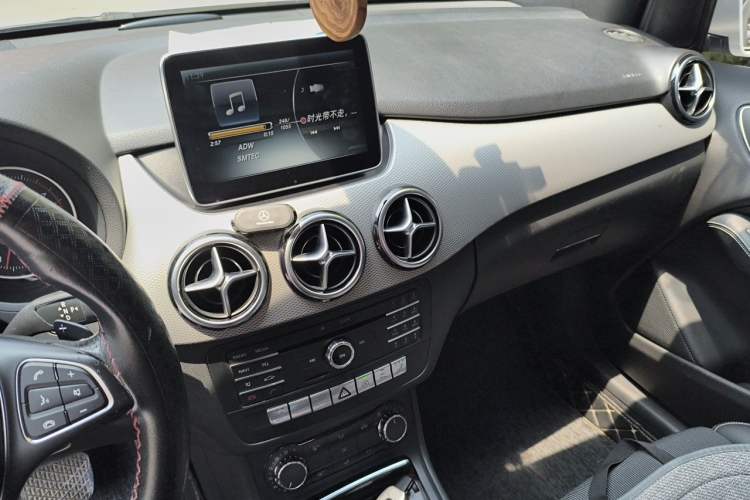 Used Mercedes-Benz B-Class 2015 B 200 Sport Edition Audio And AC Panel