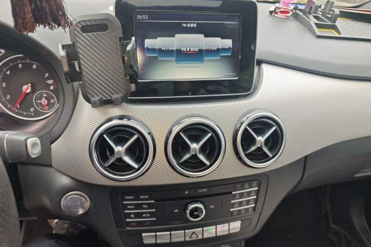 Used Mercedes-Benz B-Class 2015 B 200 Sport Edition Audio And AC Panel