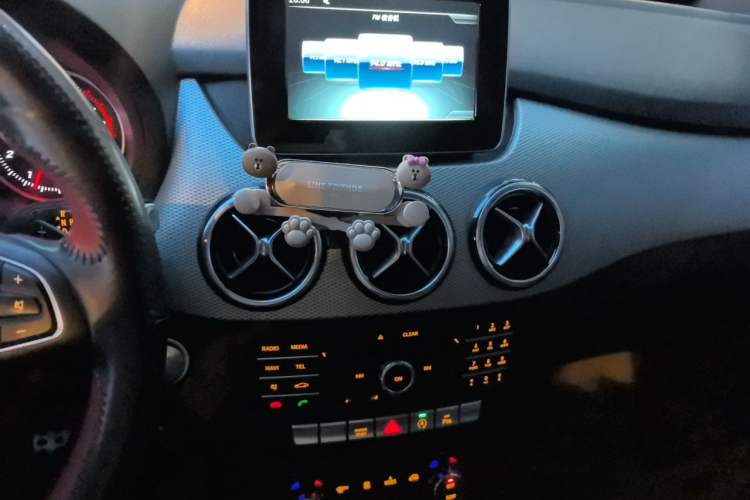 Used Mercedes-Benz B-Class 2015 B 200 Fashion Model Audio And AC Panel