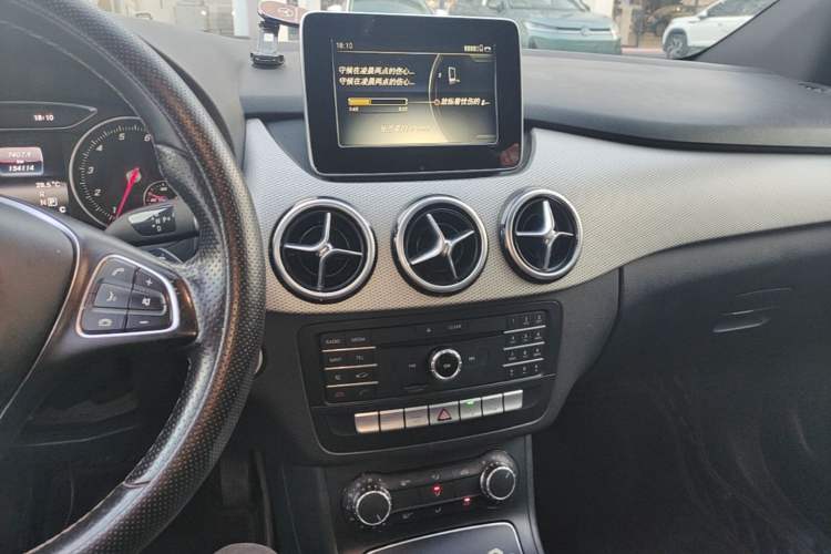 Used Mercedes-Benz B-Class 2015 B 200 Sport Edition Audio And AC Panel