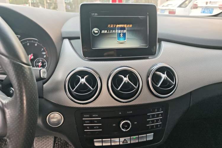 Used Mercedes-Benz B-Class 2015 B 200 Sport Edition Audio And AC Panel